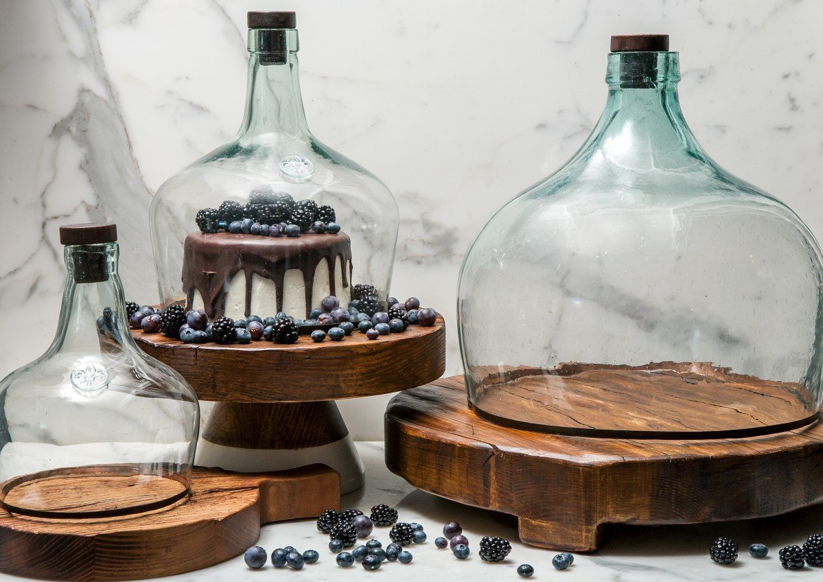 Stock your holiday gift closet and stop stressing - Balon Glass Cloche and Trivet