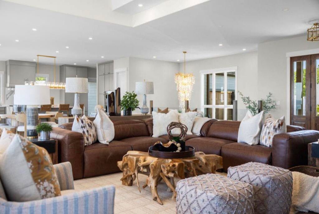 A year-long project, brought all the way home. From working alongside the developers to adding the final staged layers, this space came together piece by piece, detail by detail.

The warm leather, natural wood, soft textures, and thoughtful styling all help tell the same story: when the right layers come together, a house starts to feel complete before anyone even walks through the door.

patleavyrealestate
prestonfeatherbuildingcenter