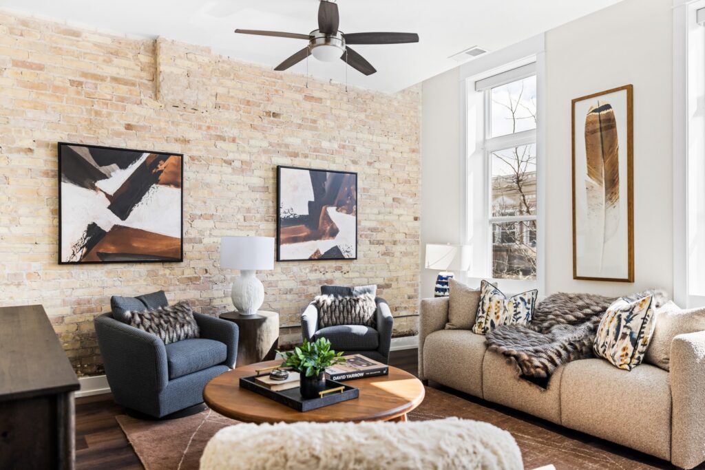 Proof that warmth isn’t just a feeling… it’s a design choice.

@bernhardtfurniture 
@crlaine